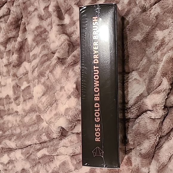 SEALED Foxybae Rose Gold Blowout Dryer Brush - Picture 4 of 4